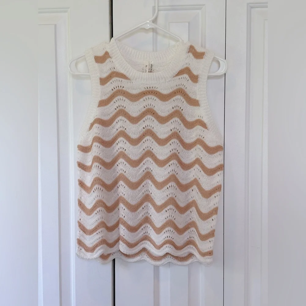 NWT - Be Cool Crochet Sleeveless Top - Size Medium - Picture 2 of 11